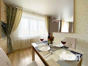 Студия квартира, посуточно, 54м2, 7/10 этаж