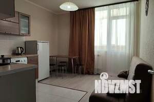 1-к квартира, посуточно, 42м2, 4/15 этаж