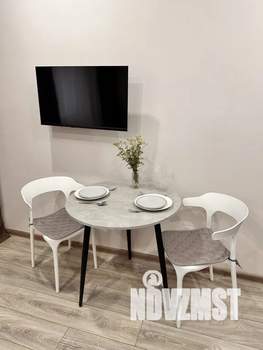 Студия квартира, посуточно, 40м2, 3/17 этаж