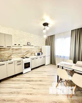1-к квартира, посуточно, 38м2, 9/18 этаж