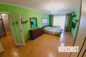 3-к квартира, посуточно, 105м2, 1/5 этаж