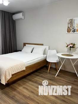 Студия квартира, посуточно, 30м2, 1/17 этаж