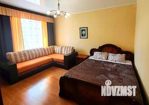 1-к квартира, посуточно, 42м2, 3/10 этаж