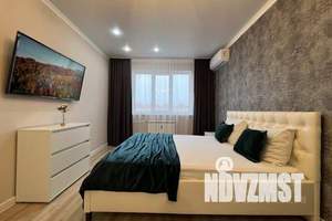 1-к квартира, посуточно, 43м2, 10/17 этаж