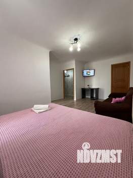 1-к квартира, посуточно, 42м2, 4/4 этаж