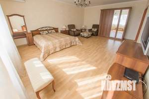 1-к квартира, посуточно, 64м2, 6/8 этаж