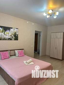 1-к квартира, посуточно, 38м2, 2/13 этаж