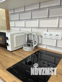 Студия квартира, посуточно, 28м2, 10/18 этаж