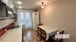 2-к квартира, вторичка, 64м2, 1/10 этаж