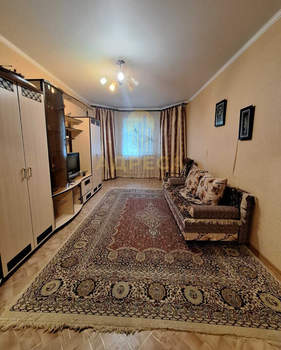 3-к квартира, вторичка, 70м2, 1/6 этаж