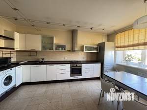 4-к квартира, вторичка, 124м2, 4/6 этаж