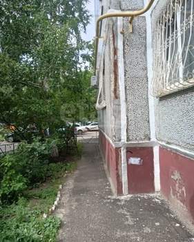 2-к квартира, вторичка, 52м2, 1/9 этаж