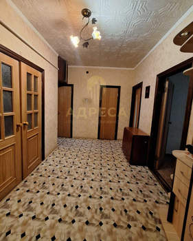 3-к квартира, вторичка, 70м2, 1/6 этаж