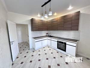 2-к квартира, вторичка, 63м2, 1/14 этаж