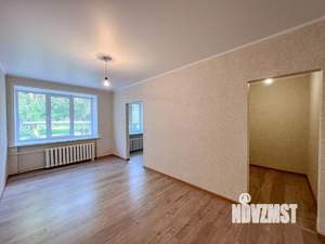 2-к квартира, вторичка, 43м2, 1/4 этаж