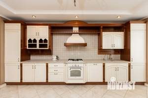 4-к квартира, вторичка, 180м2, 6/6 этаж