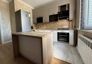 2-к квартира, вторичка, 61м2, 1/3 этаж