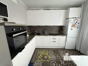 2-к квартира, вторичка, 61м2, 1/17 этаж