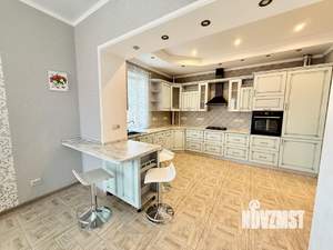 4-к квартира, вторичка, 148м2, 1/4 этаж