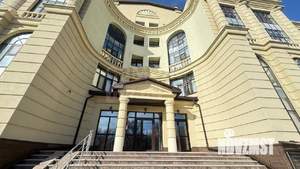 3-к квартира, вторичка, 145м2, 2/5 этаж
