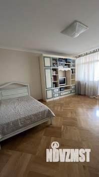 4-к квартира, вторичка, 180м2, 6/6 этаж