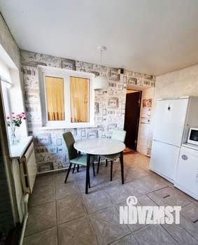 3-к квартира, вторичка, 70м2, 1/1 этаж