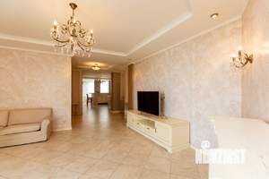 4-к квартира, вторичка, 180м2, 6/6 этаж