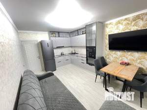 2-к квартира, вторичка, 60м2, 1/17 этаж