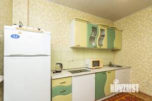 2-к квартира, вторичка, 62м2, 1/10 этаж