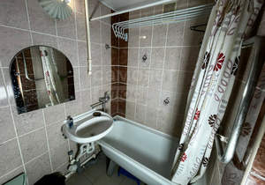 2-к квартира, вторичка, 40м2, 1/9 этаж