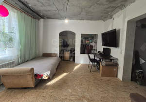 4-к квартира, вторичка, 70м2, 1/1 этаж