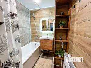 2-к квартира, вторичка, 60м2, 1/17 этаж