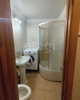 2-к квартира, вторичка, 43м2, 1/5 этаж