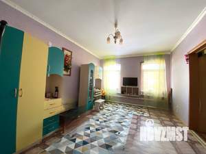 2-к квартира, вторичка, 52м2, 1/1 этаж