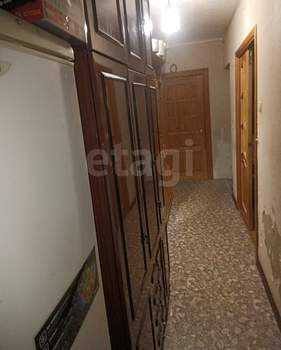 2-к квартира, вторичка, 52м2, 1/9 этаж