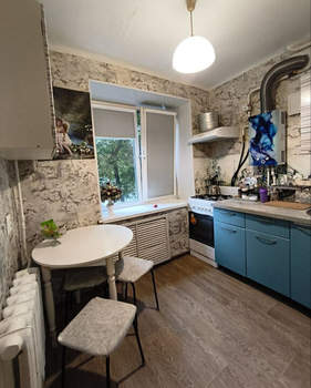 2-к квартира, вторичка, 42м2, 1/5 этаж