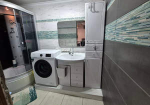 4-к квартира, вторичка, 70м2, 1/1 этаж