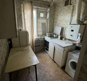 4-к квартира, вторичка, 61м2, 1/5 этаж