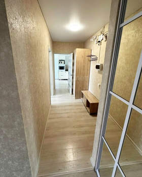 2-к квартира, вторичка, 57м2, 1/19 этаж