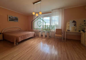 3-к квартира, вторичка, 121м2, 1/3 этаж