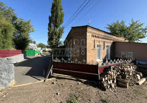 2-к квартира, вторичка, 40м2, 1/1 этаж