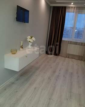 1-к квартира, вторичка, 42м2, 10/17 этаж